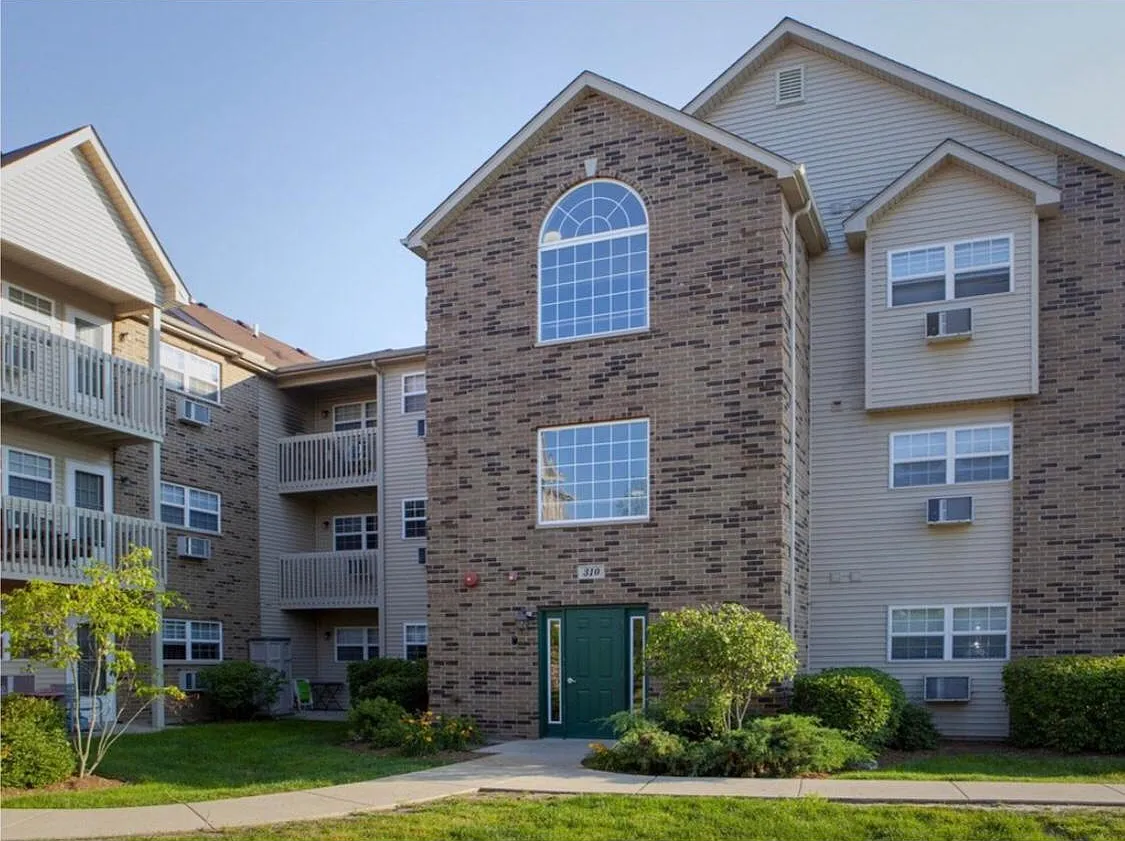 310 Cunat Blvd — Photo 1