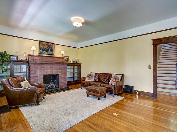 5th image of 211 E Holston Ave