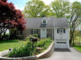 20 Rock Rdg, Mamaroneck, NY 10543