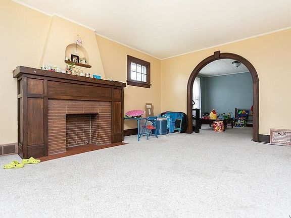 3rd image of 403 Windermere Blvd