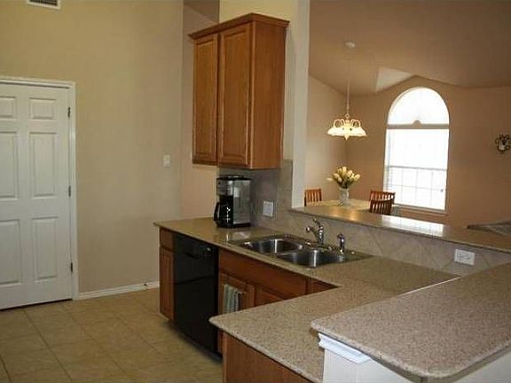 3rd image of 3320 Tavistock Dr