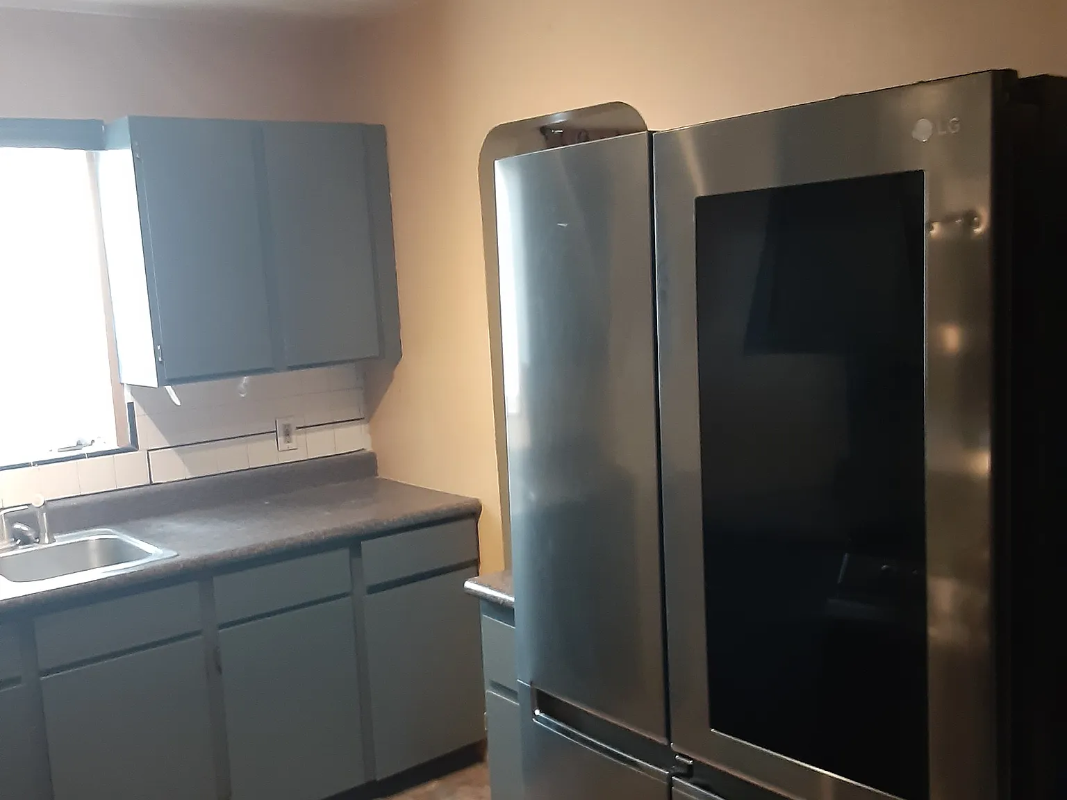 3 bed, 1254 sqft, $2,100 — Photo 2