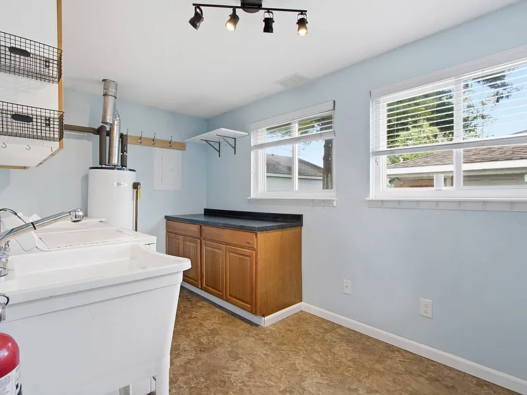 28816 Groveland St — Photo 23