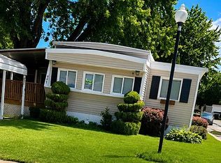 997 S Knox Pl, Lake Station, IN 46405