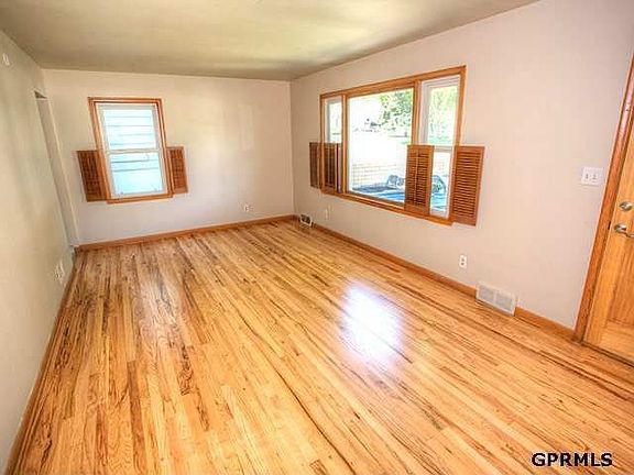 2nd image of 2823 S 38th Ave