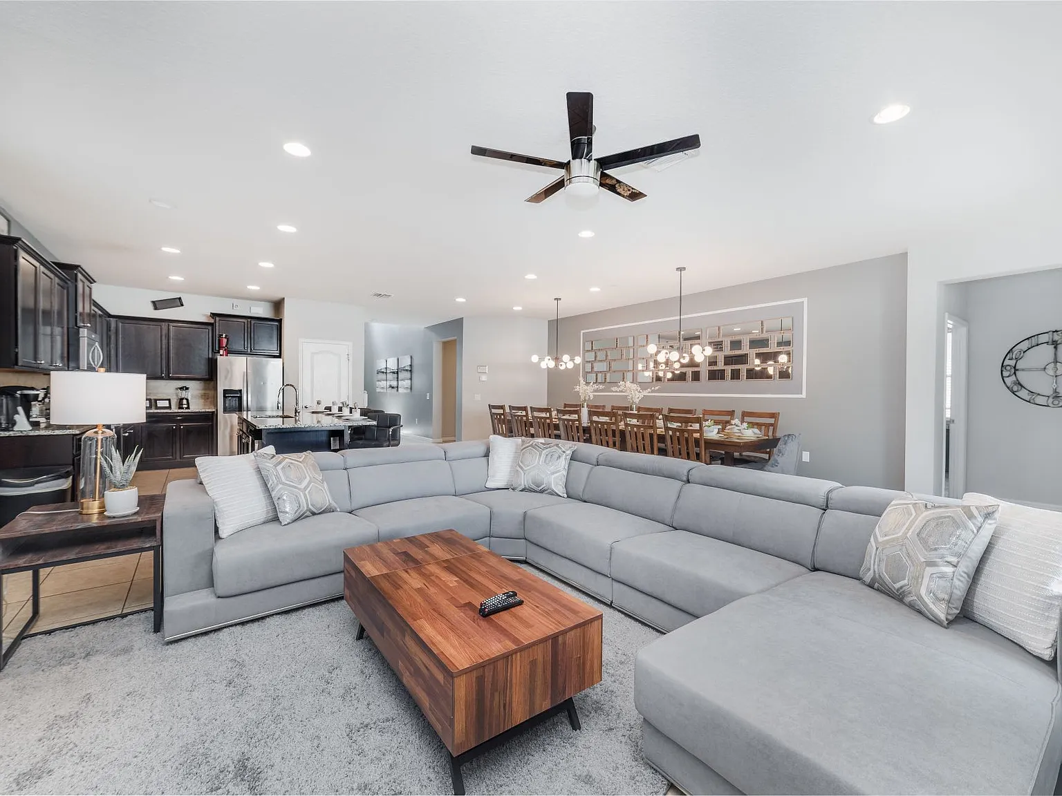 8 bed, 4041 sqft, $3,950 — Photo 4