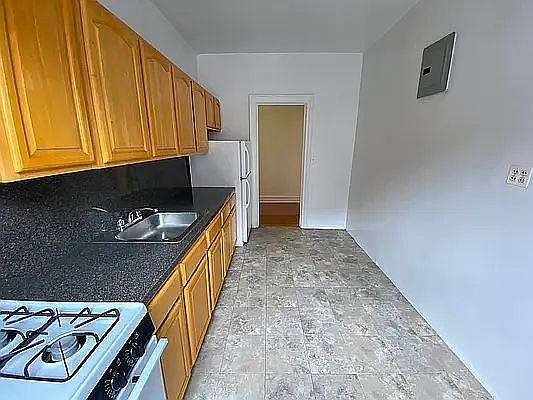 3rd image of 83-43 118th St APT 6N