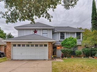 2206 Turf Club Dr, Arlington, TX 76017
