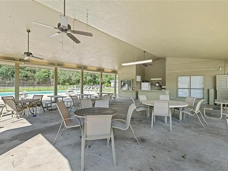 Riverbend Dr — Photo 9