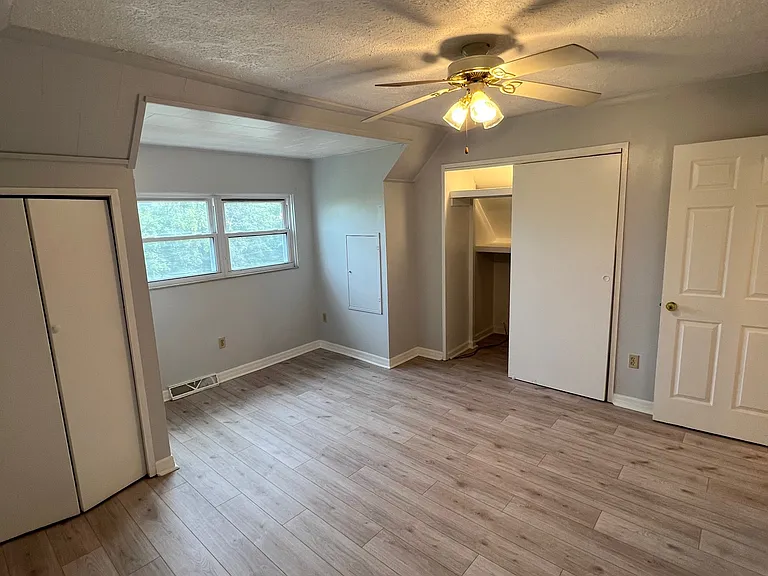 404 Bailey Ave #2 — Photo 12