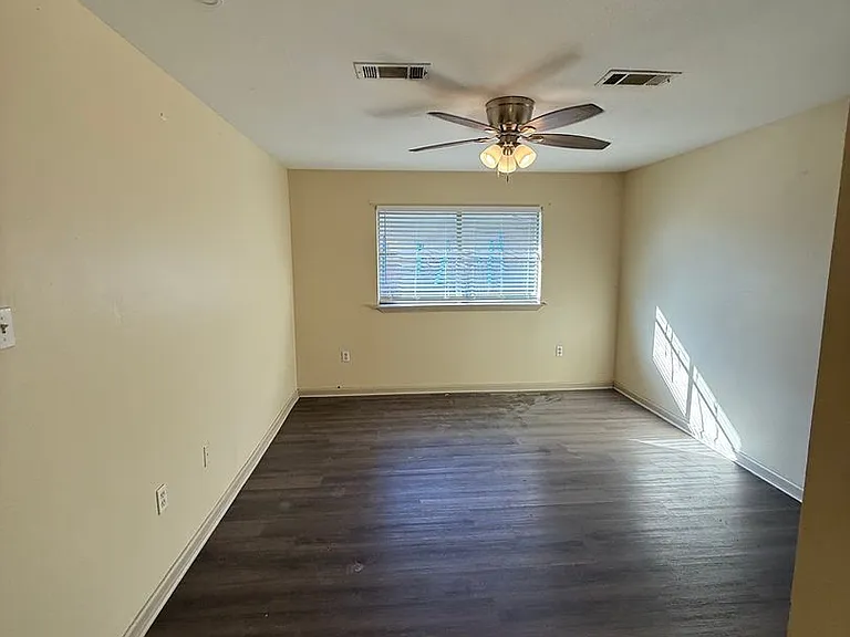 8181-8183 Jefferson Park Dr — Photo 5