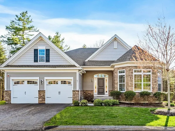 61 Ridgewood Dr #61, Stow, MA 01775