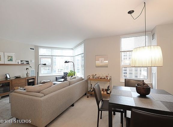 5th image of 401 E Ontario St APT 1505