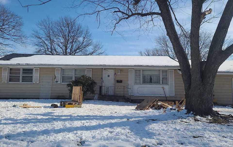 1st image of 2032 W Scott St