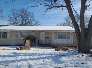 2032 W Scott St, Springfield, MO 65802