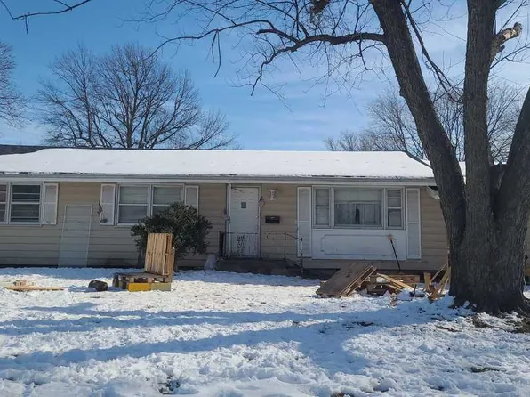 2032 W Scott St, Springfield, MO 65802