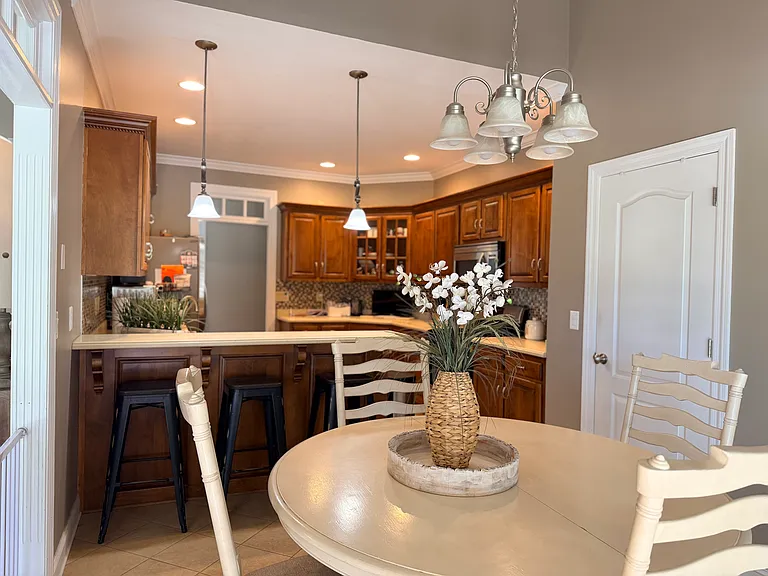 9866 Field Crest Dr — Photo 10