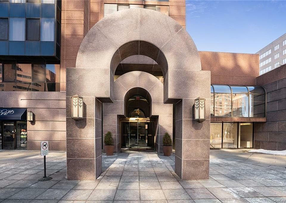 1st image of 4 Martine Ave APT 816