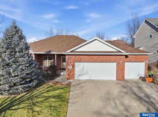 7946 Hunters Ridge Rd, Lincoln, NE 68516