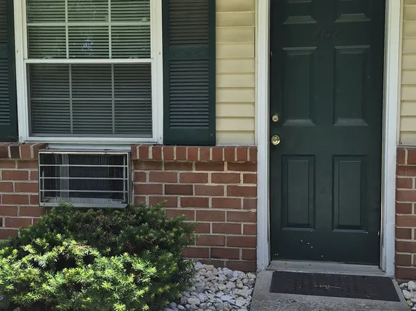 955 Campus Rd APT 206, Elizabethtown, PA 17022
