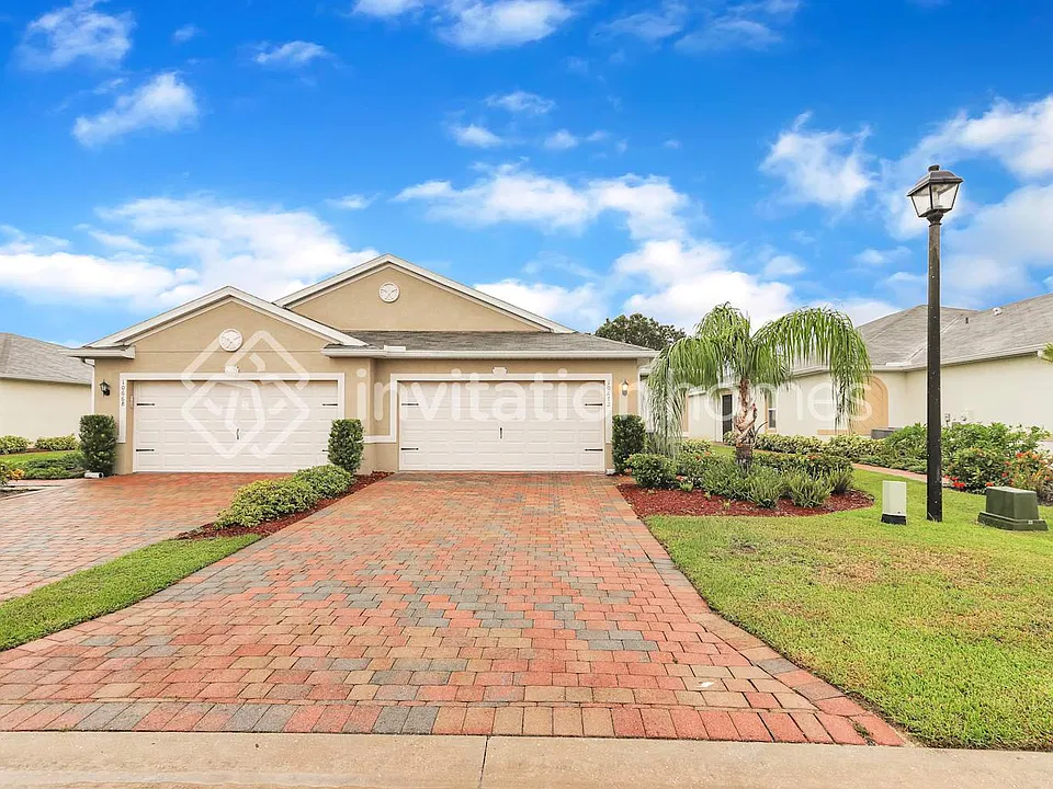 10672 Crossback Ln
