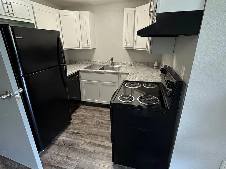 The Village at Gray's Lake Apartments - Des Moines — Photo 57