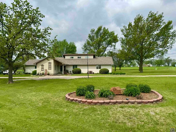 518 Canary Ln, Iola, KS 66749