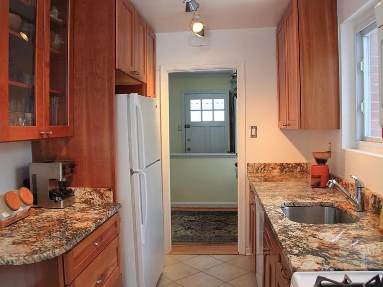 3317 Glenway Dr — Photo 32