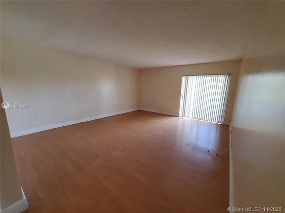 4th image of 9357 Fontainebleau Blvd APT D209
