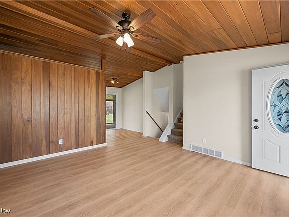 5th image of 4124 Meadow Ln