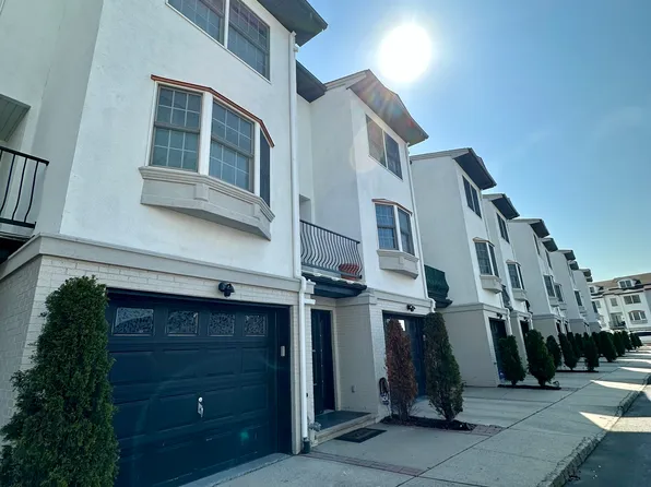 3 Harbor Front Ct, Elizabeth, NJ 07206