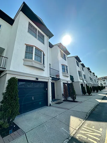 3 Harbor Front Ct Photo 1