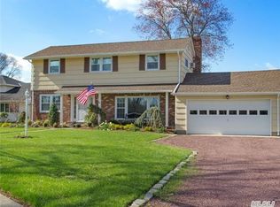 12 Peconic Dr, Massapequa, NY 11758