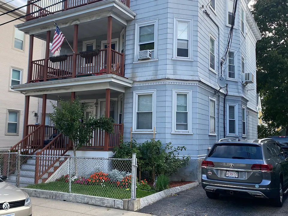 27 Montfern Ave #3
