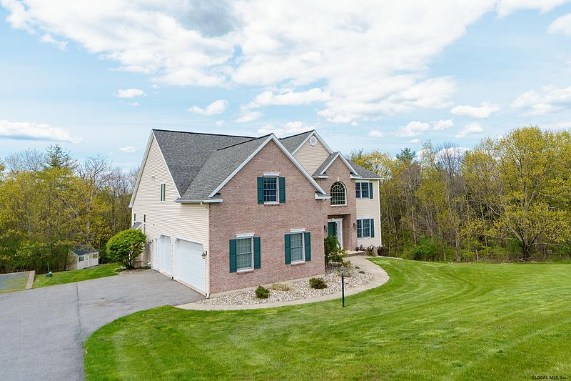 3rd image of 71 PARK RIDGE Drive