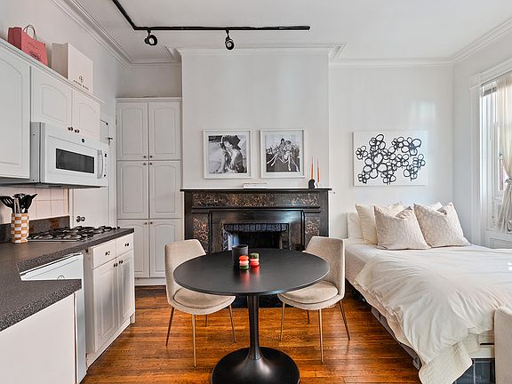 2nd image of 725 Greenwich St APT J5