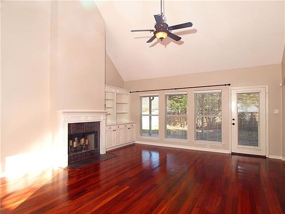 5th image of 143 Woodcrest Dr