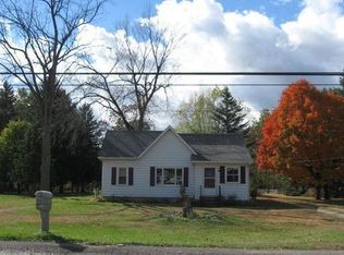 8055 Summerfield Rd, Lambertville, MI 48144