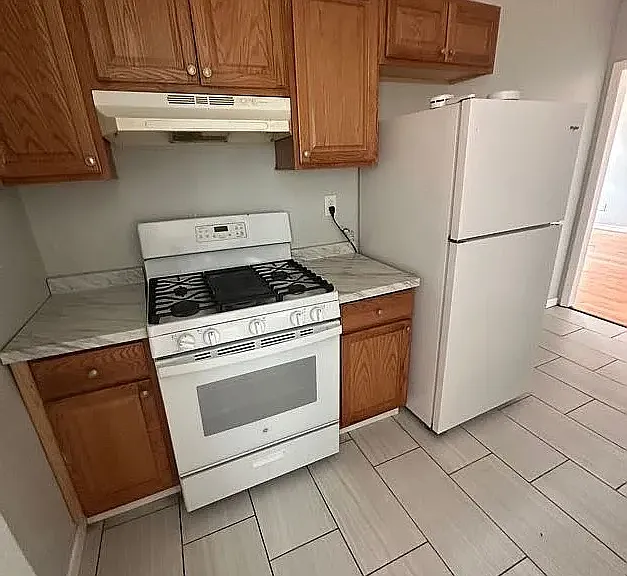 842 Congress Ave #3 — Photo 16
