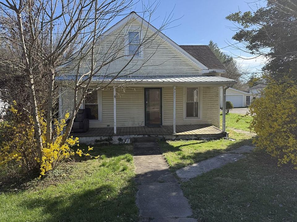 1st image of 211 W Main St