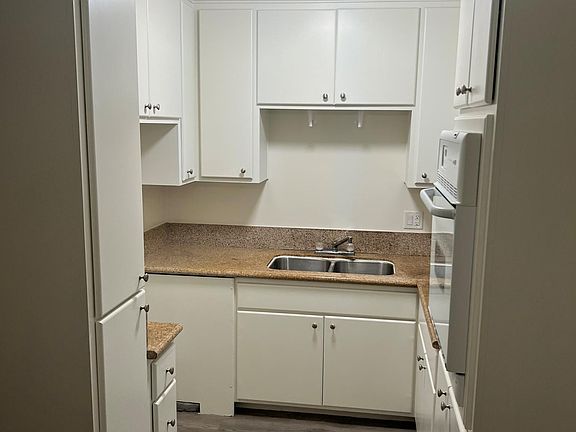 5th image of 3505 Emerald St #6