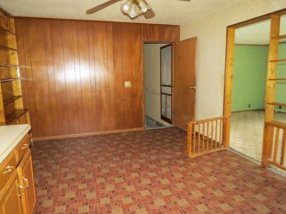5th image of 1108 W Conger St