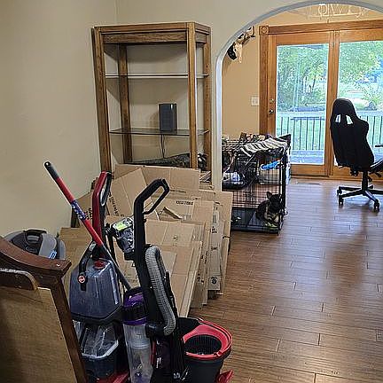 5th image of 109 S Maple St