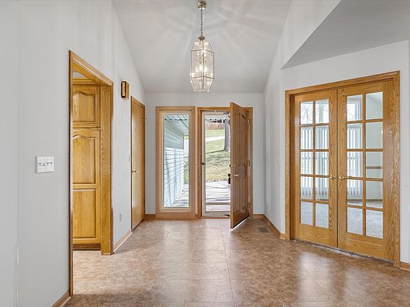 5th image of 22690 Forrester Ln