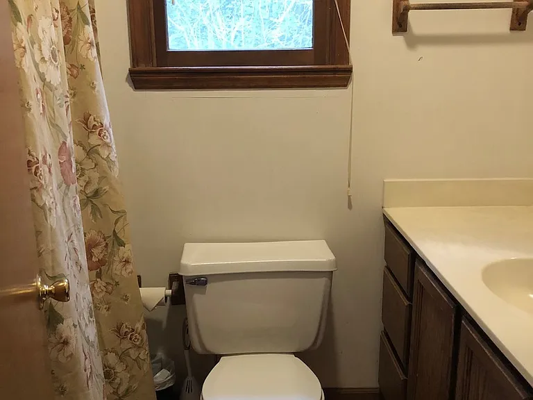 341 Yale Rd — Photo 11