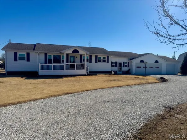 27464 327th Ave, La Grange, MO 63448