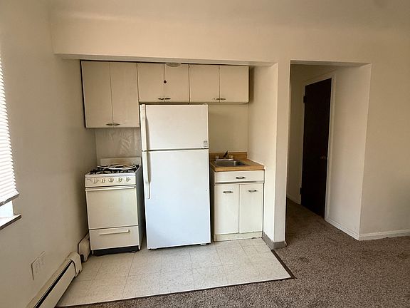3rd image of 412 Volkert Pl APT 4