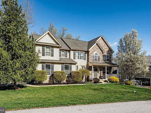 4th image of 47 Brittany Ln