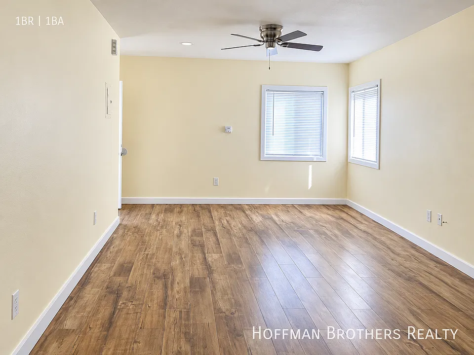 9315 1/2 Compton Ave