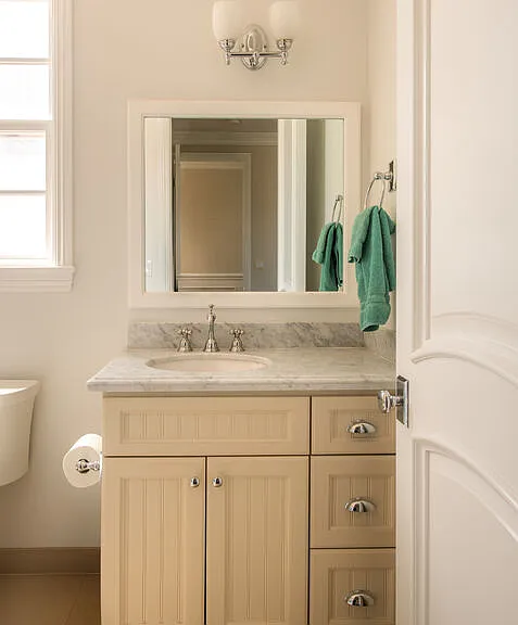 12142 Hollyglen Pl — Photo 30